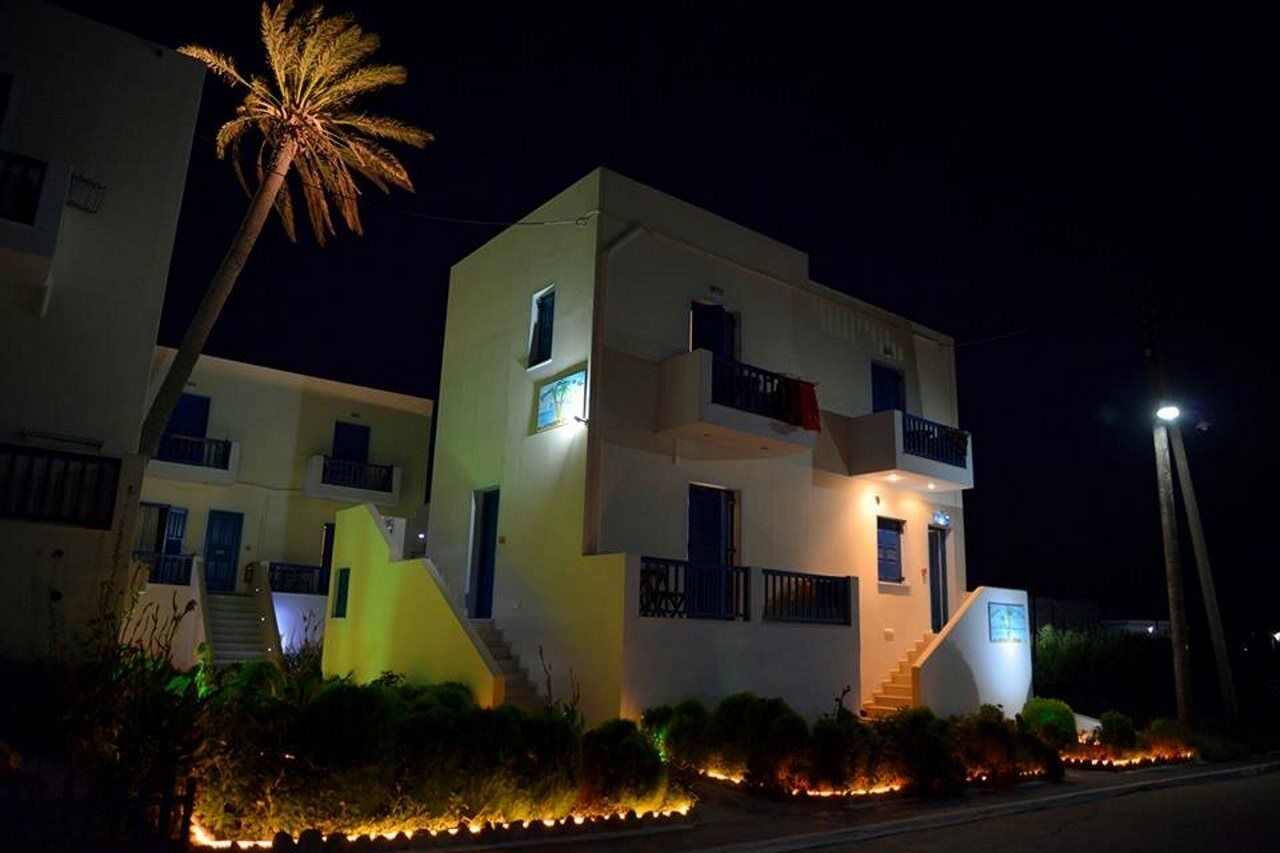 Finikas Studios آداماس المظهر الخارجي الصورة